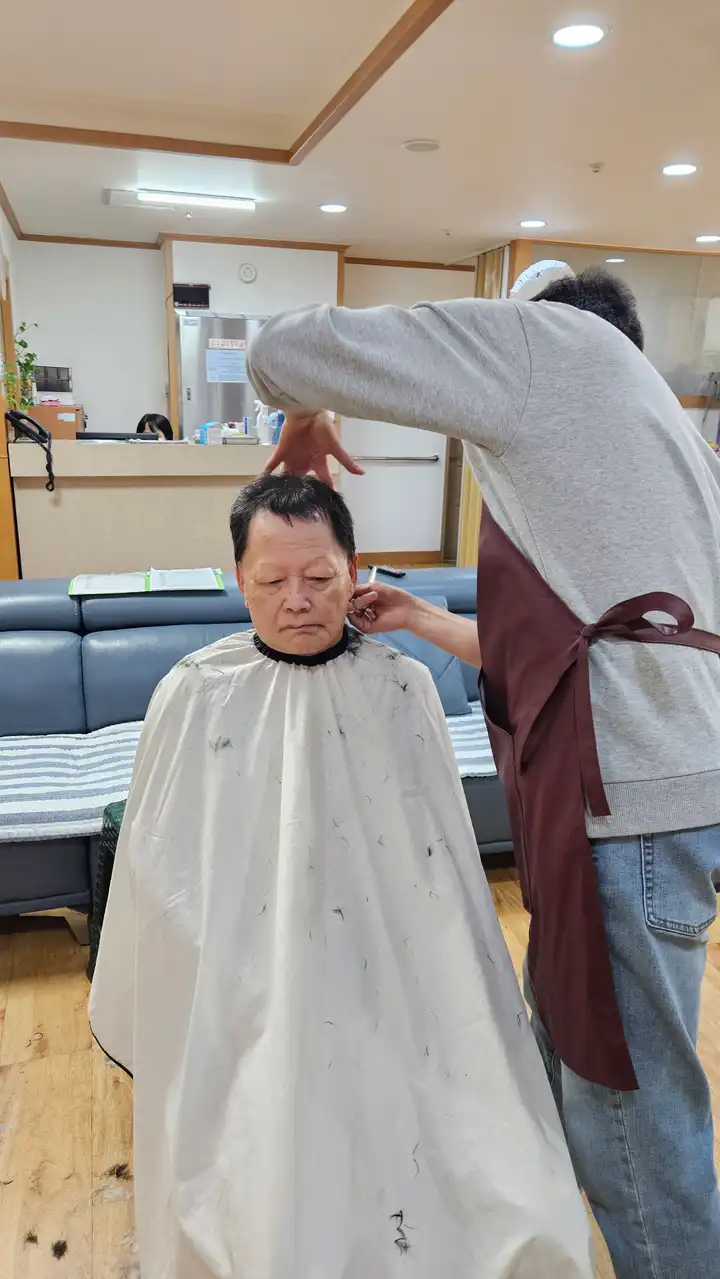 봉사자 참여로 어르신들의