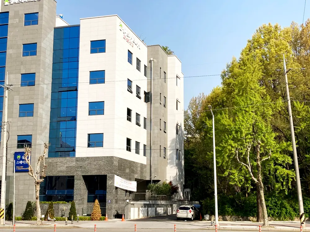 실버스테이트요양원 건물전면