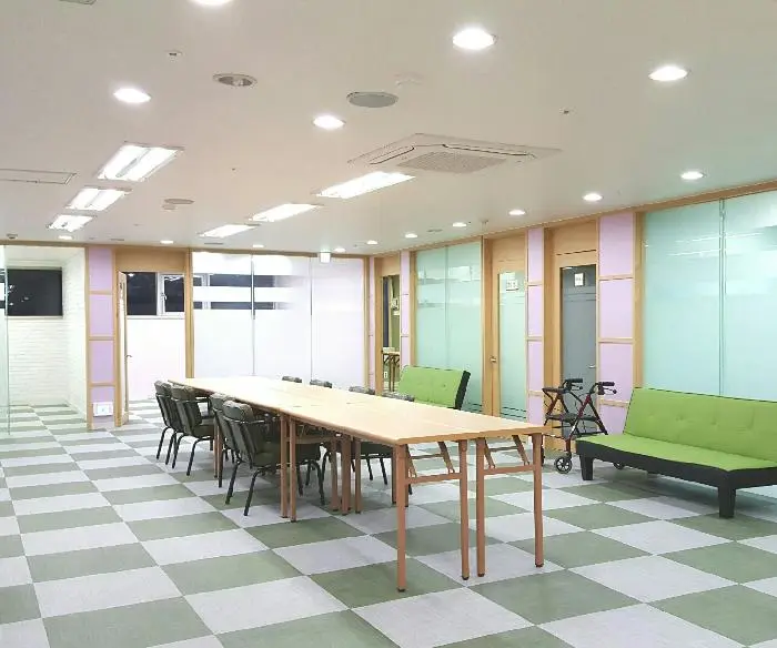 8층 전경
