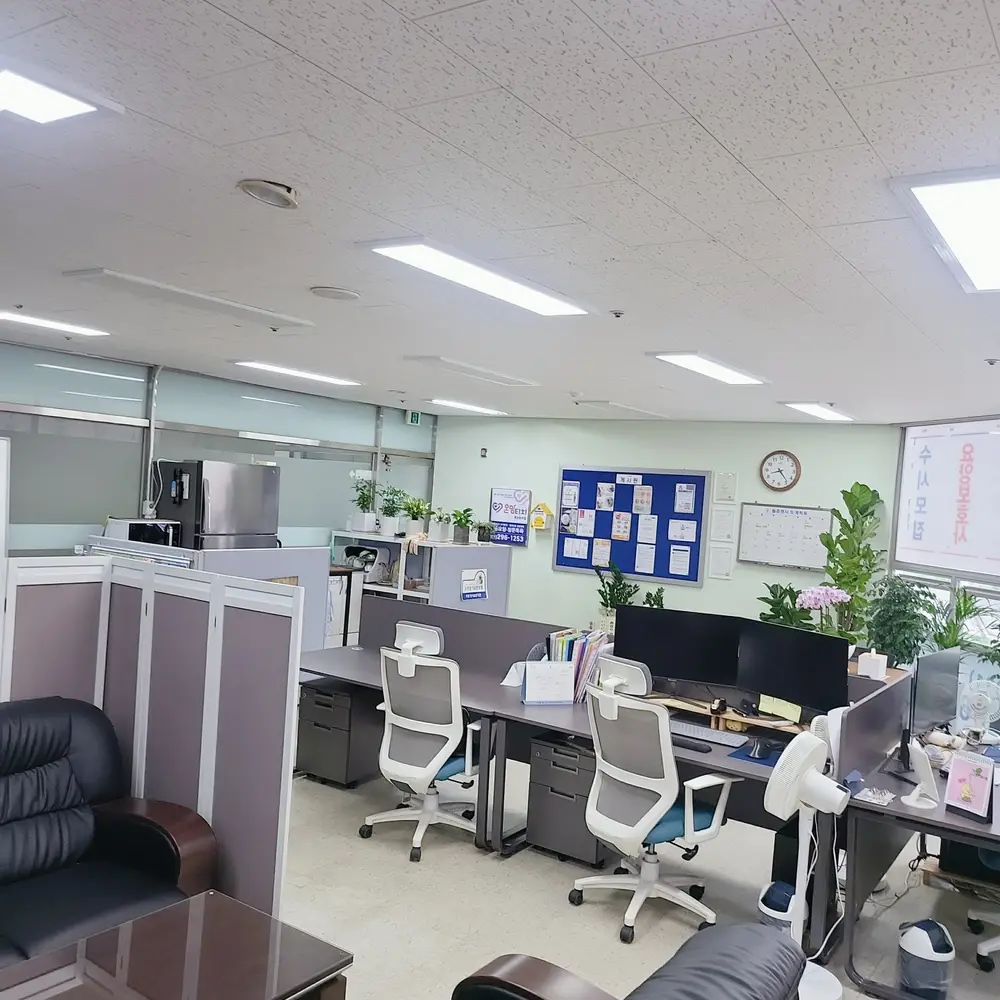 사무실 전경 입니다