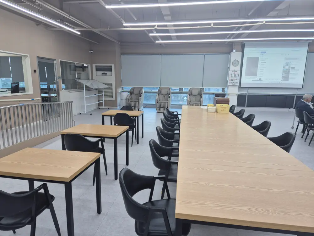 센터 입구사진