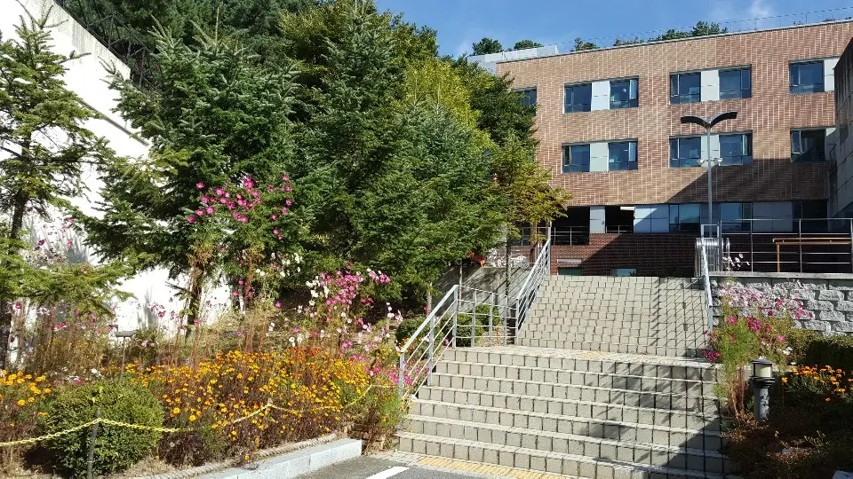 가을 맞이 요양원 전경