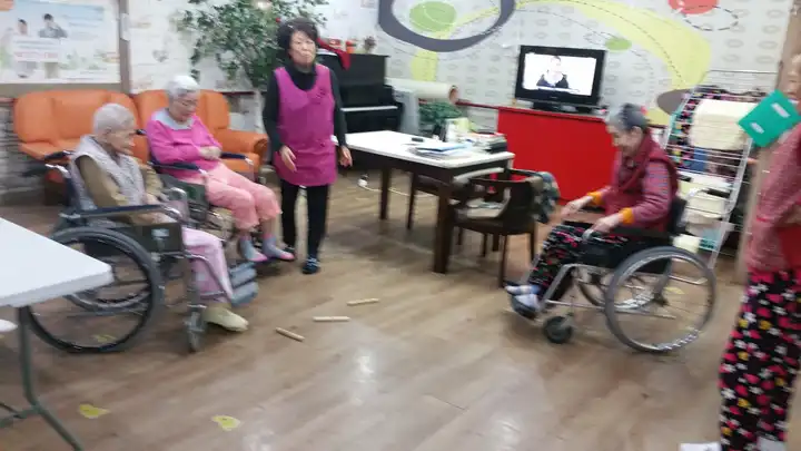 어르신과 즐거운 한 때