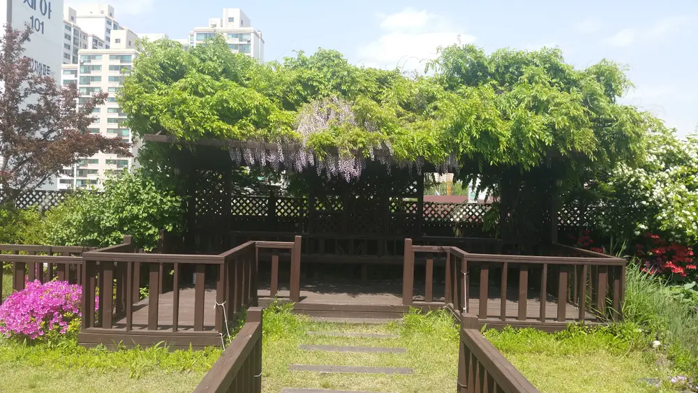 연지곤지 요양원 하늘정원