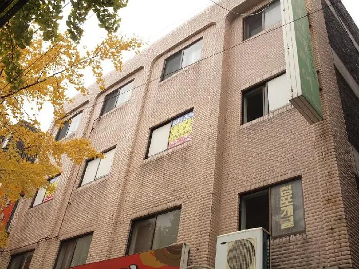 건물전경입니다