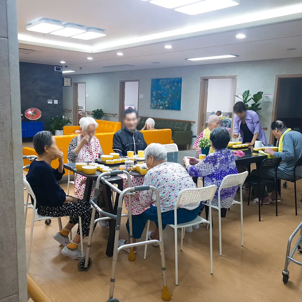 청춘요양원 사진