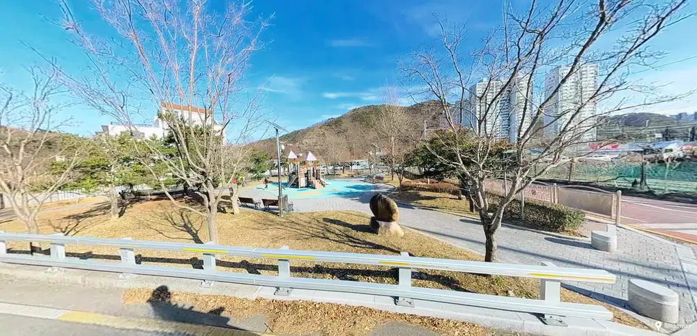 으뜸요양원옆 공원