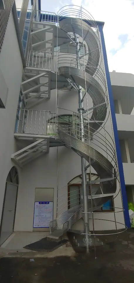 비상탈출 미끄럼틀