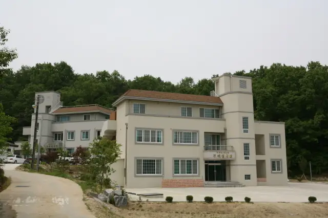 전체건물전경사진입니다