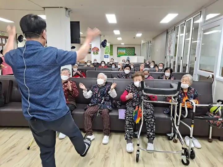 웃음치료 프로그램