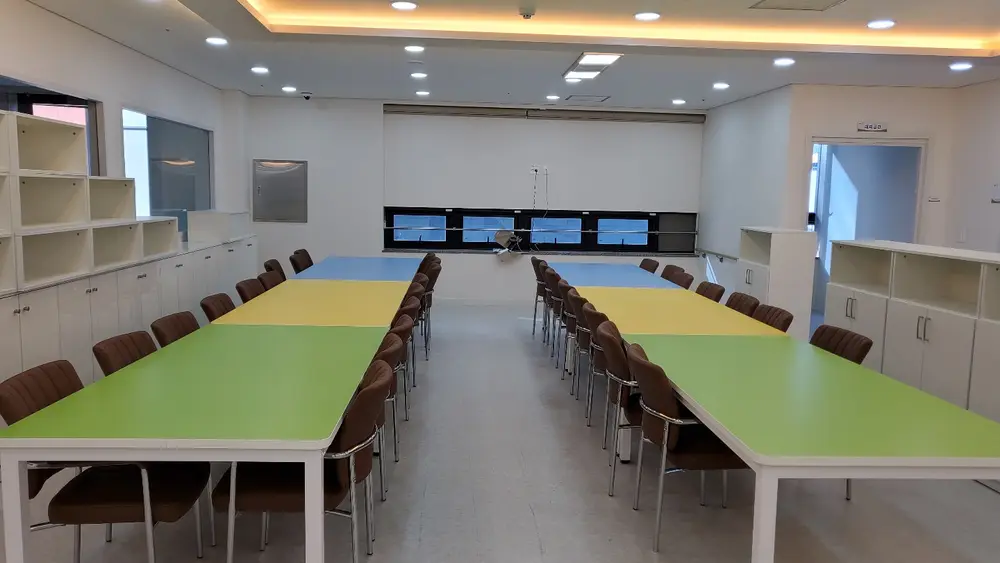 엠허브행복요양원 프로그램실