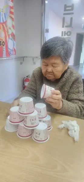 컵쌓기 놀이(재활용품 사용